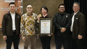 penyerahan rekor muri lumen series - titanium lamina